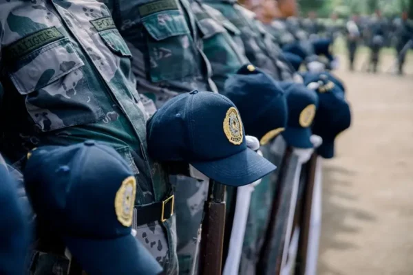 Powiat Rawski przekazał Policji specjalistyczny sprzęt na Święto Policji