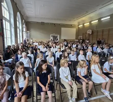Uroczyste rozpoczęcie roku szkolnego w rawskiej „Jedynce”