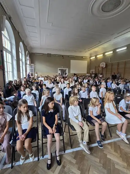 Uroczyste rozpoczęcie roku szkolnego w rawskiej „Jedynce”