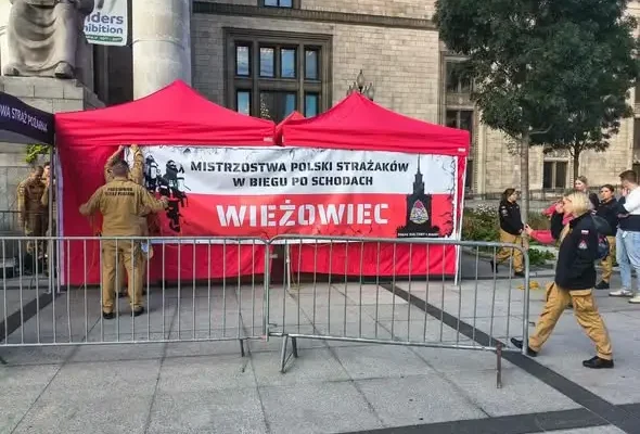 Strażacy z Białej Rawskiej i Konopnicy na Mistrzostwach Polski w Biegu po Schodach